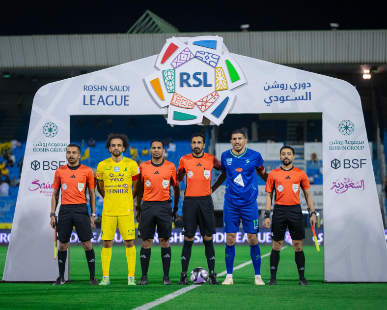 قمة مرتقبة بين الخليج والفتح في الدوري السعودي