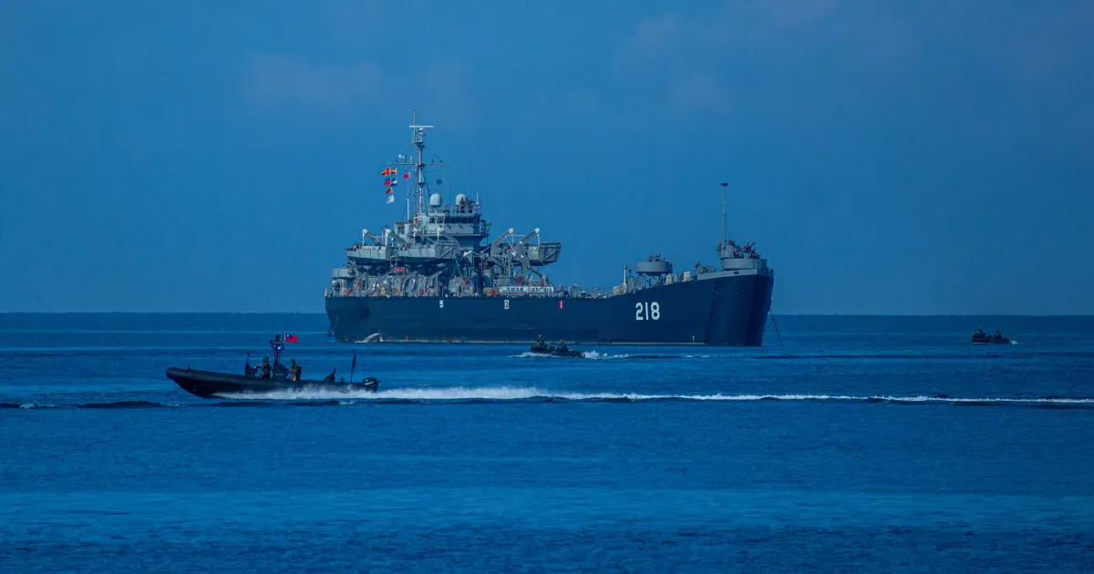 الصين تندد بالانتقادات «غير المسؤولة» لمناوراتها العسكرية حول تايوان