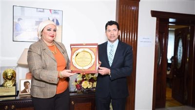 رئيس نقابة البنوك تهنئ وزير الشباب والرياضة بفوز مصر برئاسة لجنة CIGEPS باليونسكو