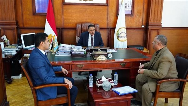 محافظ مطروح يعتمد نتيجة امتحانات دورة أكتوبر2025 لفصول محو الأمية