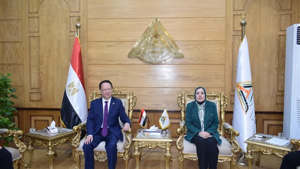 نائب رئيس جامعة بنها تستقبل وفدا من جامعة نينجان الصينية