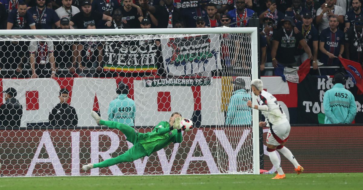 حارس باريس سان جيرمان يكسر يده خلال نهائي كأس إنتركونتيننتال