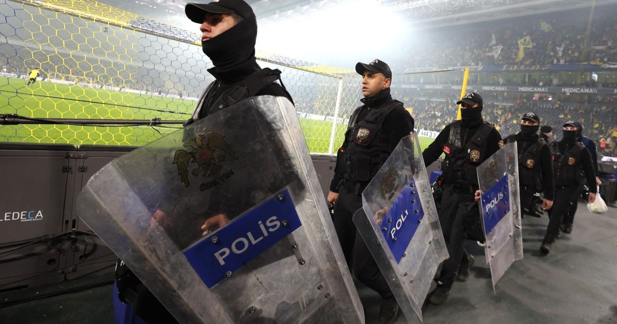 فضيحة جديدة الدوري التركي واعتقال مسؤول سابق في غلطة سراي