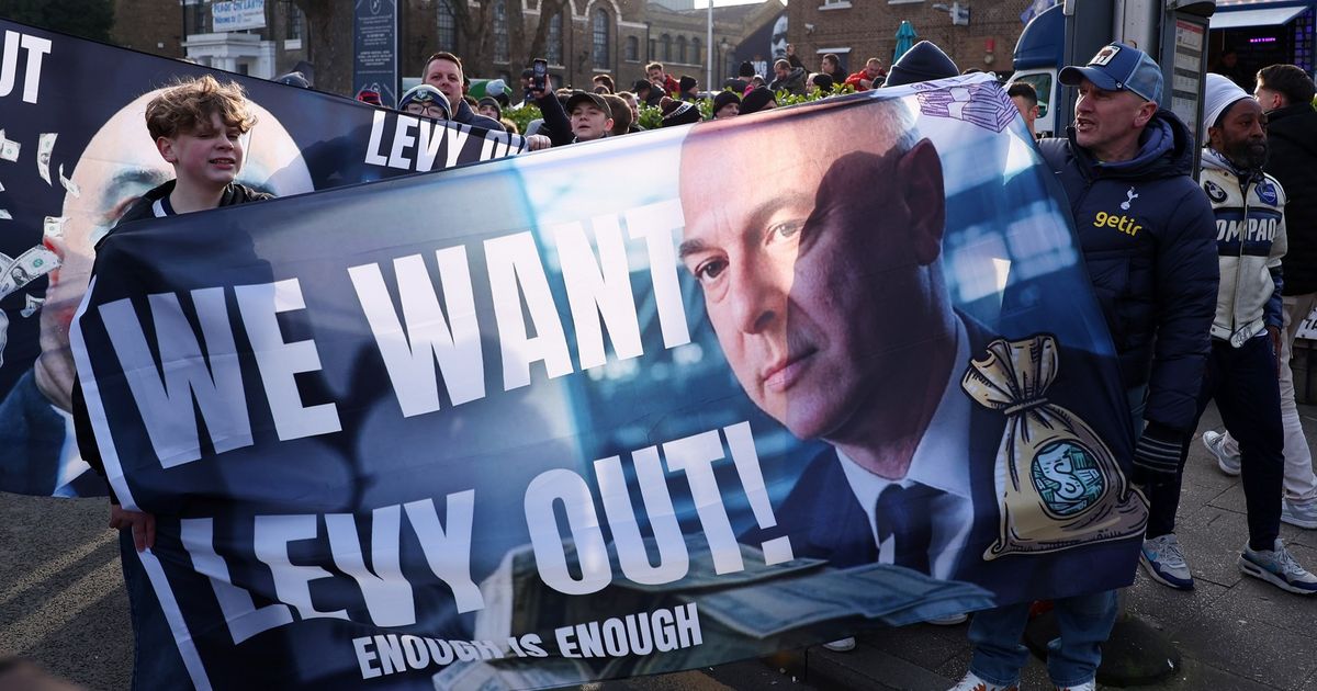 مالكو توتنهام من عائلة لويس يأمرون بمراجعة مالية بعد خروج ليفي