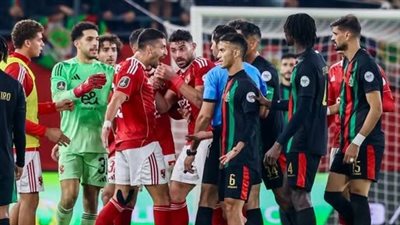 الكاف يوقع عقوبات قاسية على الجيش الملكي بسبب أحداث مباراة الأهلي بدوري الأبطال