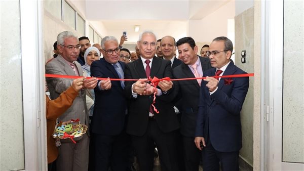 رئيس جامعة المنيا يفتتح مقر برنامجي تقنية المعلومات والتكنولوجيا الحيوية بكلية العلوم