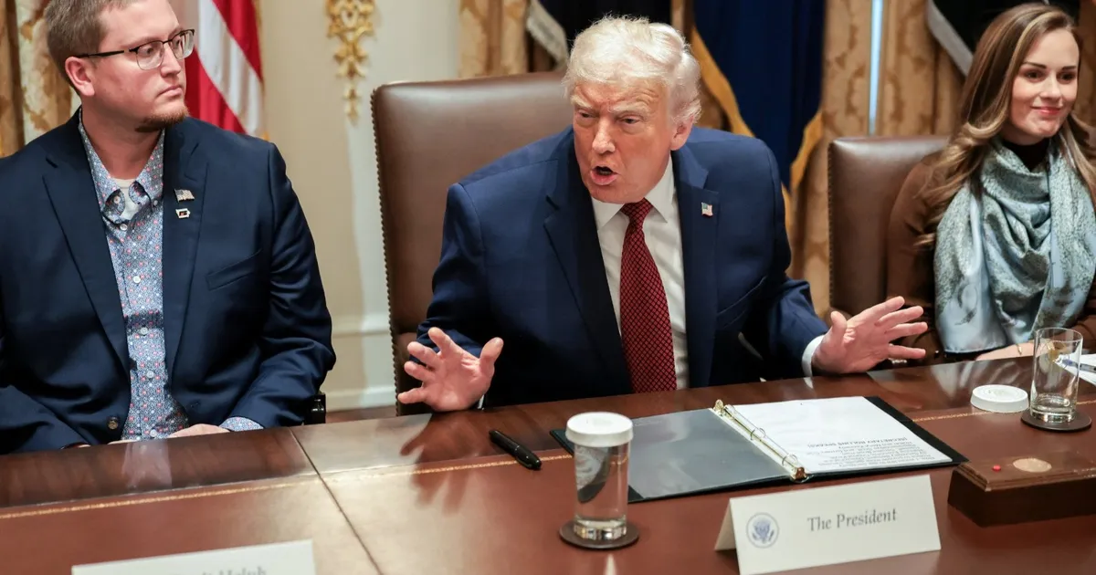 ترمب يصعّد هجومه على أوروبا: قادة “ضعفاء” ودول “متداعية”