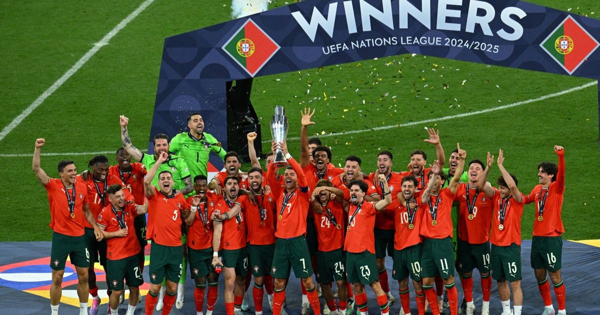البرتغال تفوز بجائزة أفضل منتخب في حفل “غلوب سوكر”