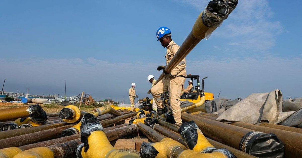 شركة النفط الوطنية الأوغندية تقترض ملياري دولار من فيتول البحرين