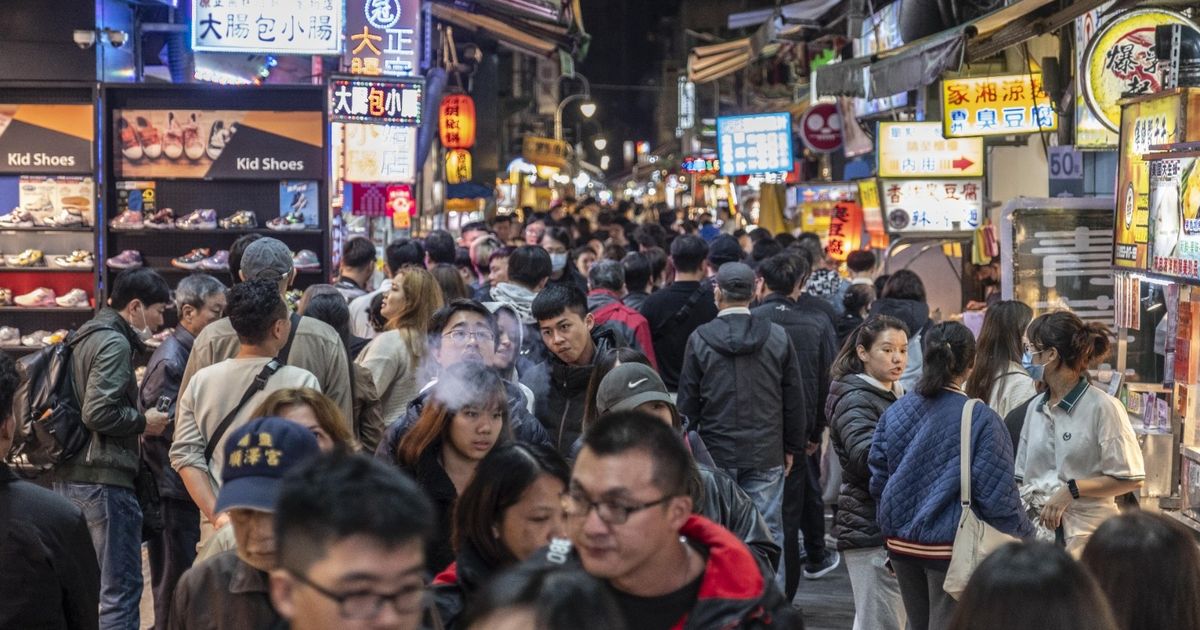 المستثمرون يرون سندات الأسواق الناشئة أكثر أماناً من المتقدمة