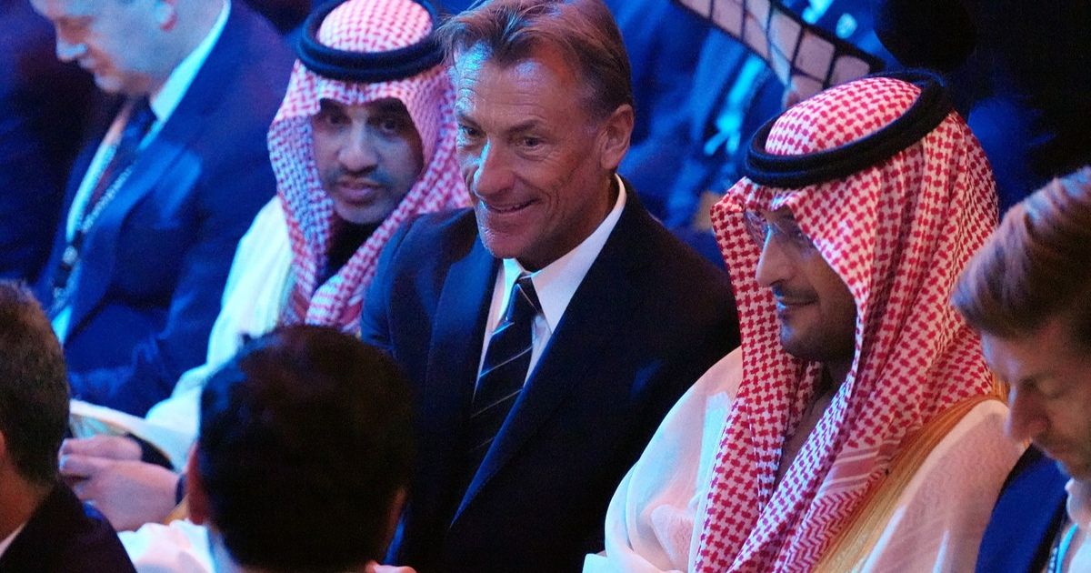 المسحل يفسر ترك هيرفي رينارد معسكر المنتخب السعودي في قطر