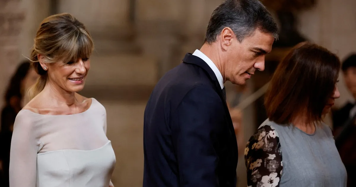 إسبانيا الحزب الحاكم يواجه اختبارا انتخابيا واتهامات بالفساد