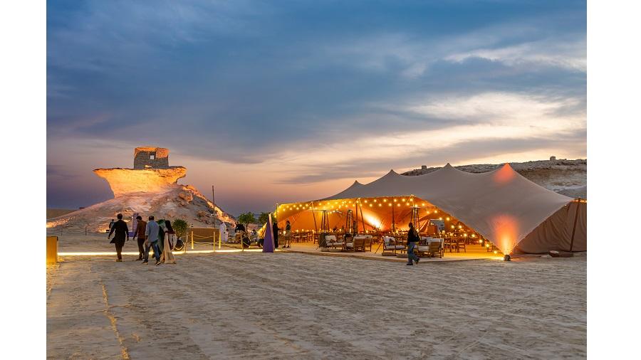 اكتشف سحر “بروق”: تجربة شتوية استثنائية في قلب الصحراء القطرية