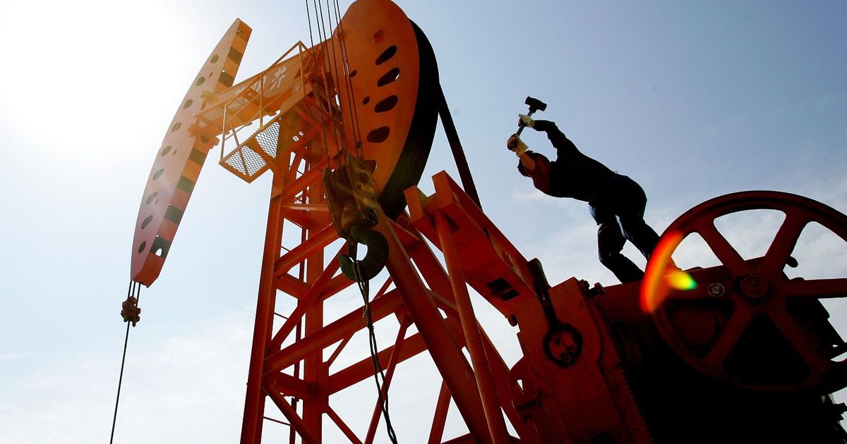 الصين تمتص فائض النفط العالمي بتخزين ضخم وسط ضبابية نمو الطلب