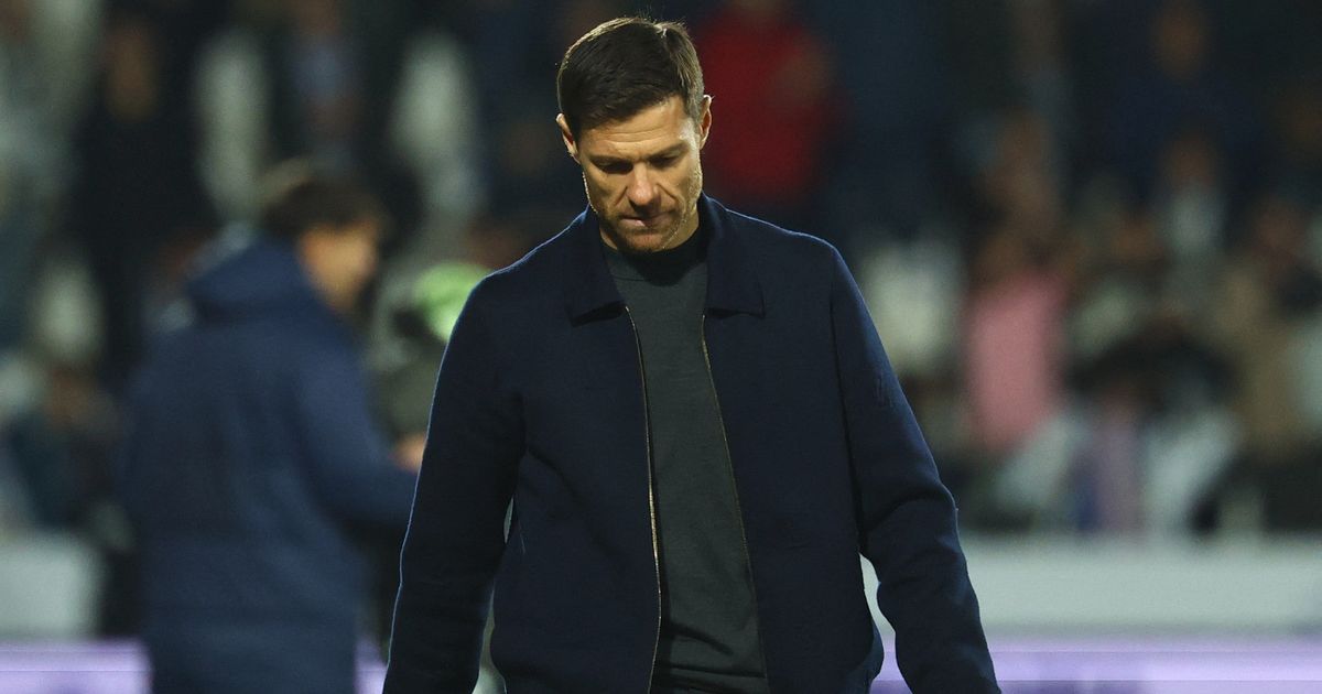 هل يخشى تشابي مصير شوستر بعد مواجهة ريال مدريد وإشبيلية؟