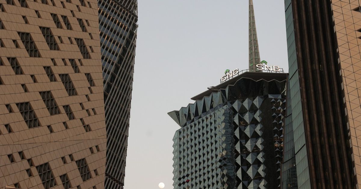 “الأهلي السعودي” يسعى لتأمين مليار دولار وسط موجة اقتراض خليجية