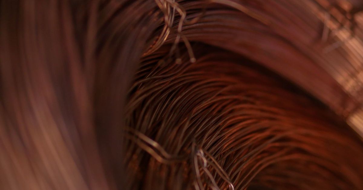 سعر النحاس يقفز لمستوى قياسي وسط تفاؤل التوقعات ومخاوف الإمدادات