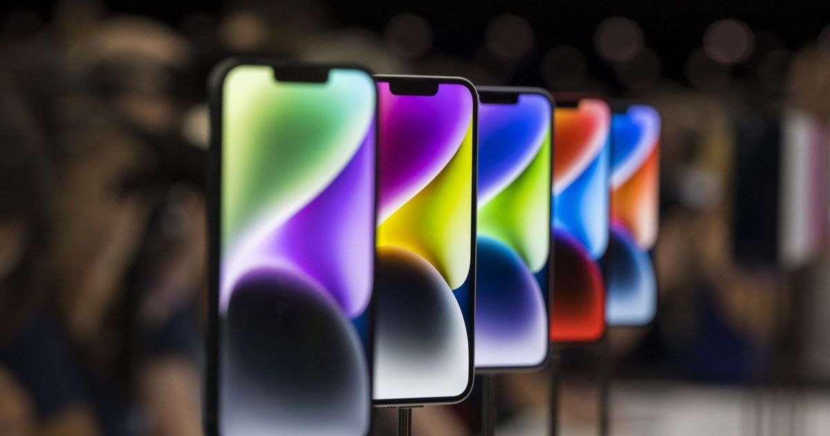 إنتاج الهواتف الذكية يواجه خطر شح الرقائق في 2026