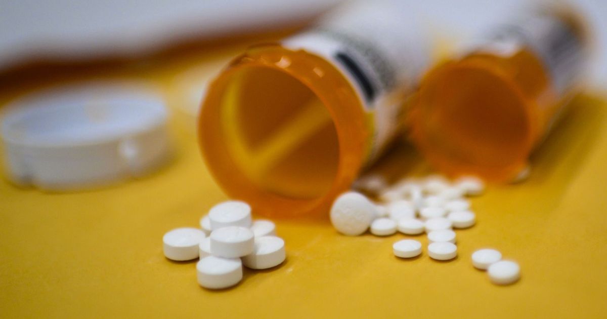 قطاع الأدوية السعودي يتماسك رغم التراجع.. واحتمال الصعود وارد