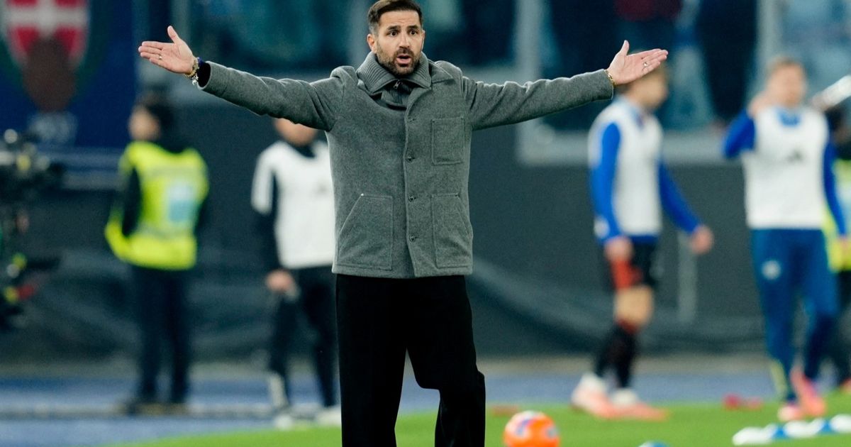 لماذا يطارد جمهور السنغال سيسك فابريغاس قبل كأس أمم إفريقيا؟