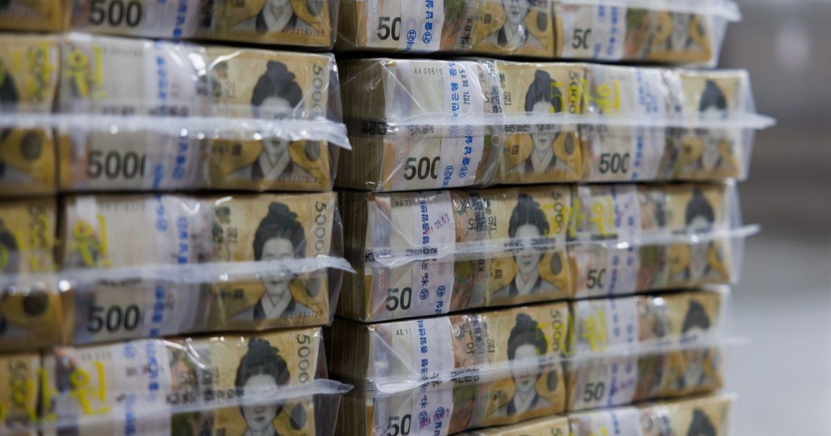 أسهم وعملات الأسواق الناشئة تتجه نحو تحقيق مكاسب أسبوعية