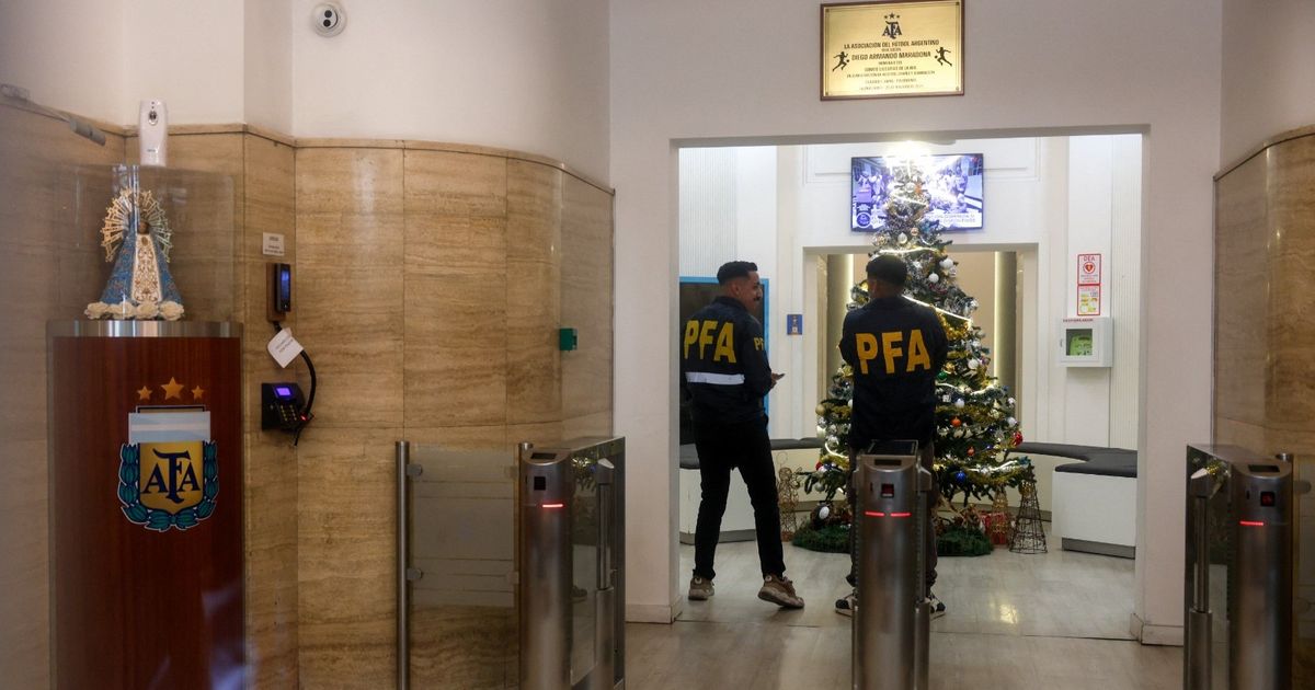 مداهمة مقر الاتحاد الأرجنتيني وعدة أندية fتحقيقات غسل أموال