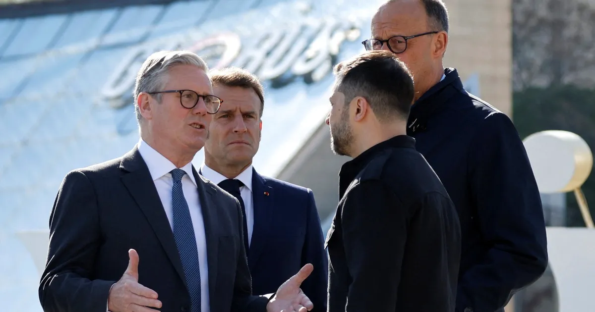 اجتماع حاسم.. زيلينسكي يبحث مصير دونباس ومحطة زابوروجيا