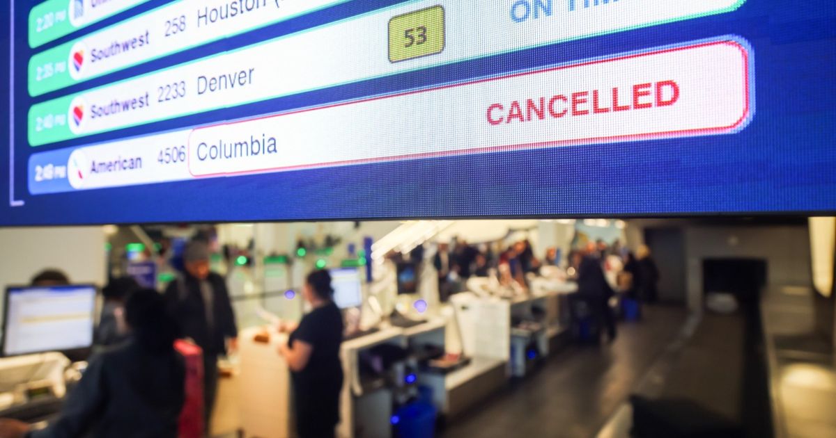 عواصف تعطل خطط سفر الأميركيين في موسم العطلات