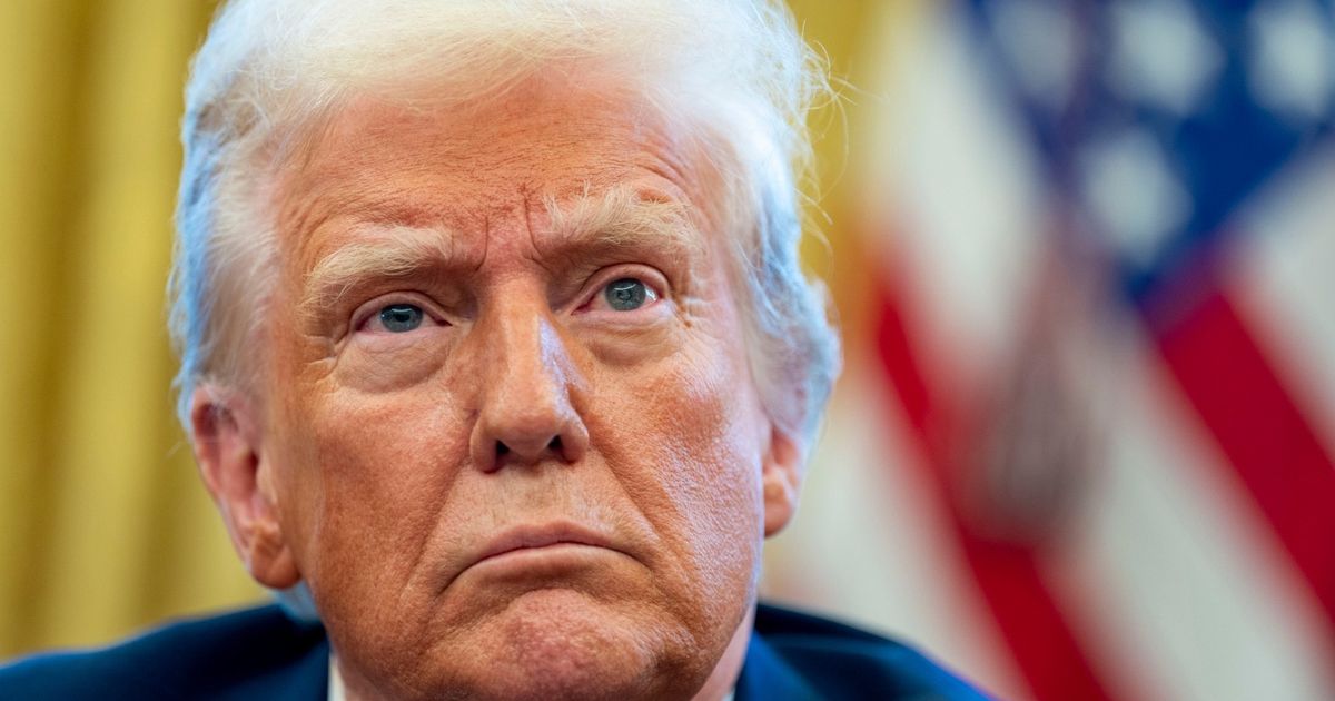 ترمب يتحدث مع بوتين قبيل لقاءه مع زيلينسكي