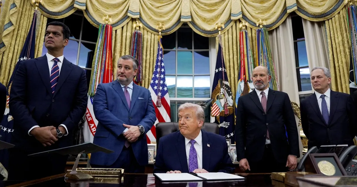 ترمب يوقع أمراً تنفيذيا للحد من قوانين بشأن الذكاء الاصطناعي