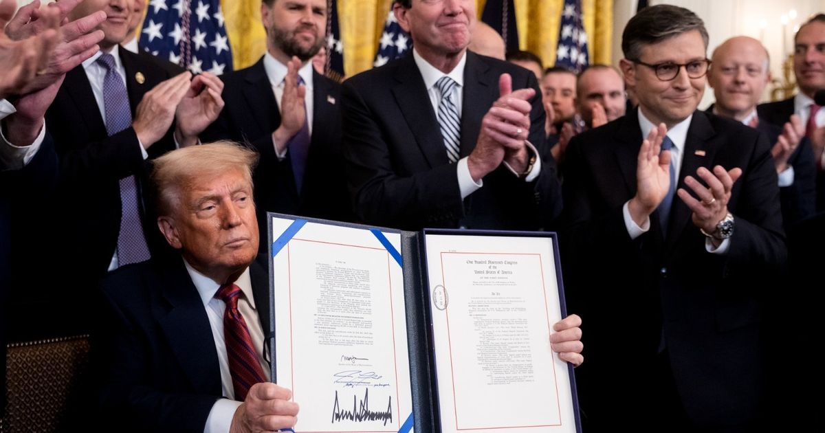 بتكوين تكبد الأفراد خسائر قاسية في 2025 رغم وعود ترمب