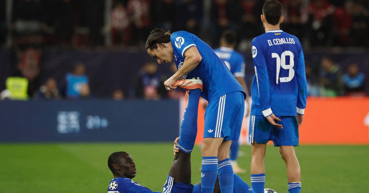 عودة ميندي وغياب فالفيردي عن قائمة ريال مدريد أمام إشبيلية