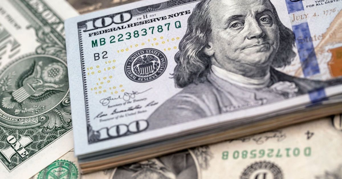 6 بنوك استثمار: الدولار مرشح لهبوط جديد في 2026