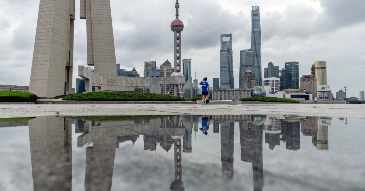 أسهم آسيا تتراجع وسط ترقب لإشارات حول مسار الفائدة الأميركية