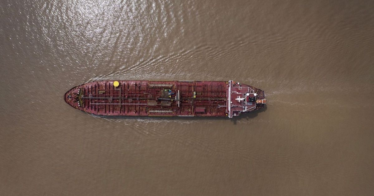 الصين تزيد وارداتها من النفط الإيراني بعد منح حصص استيراد جديدة