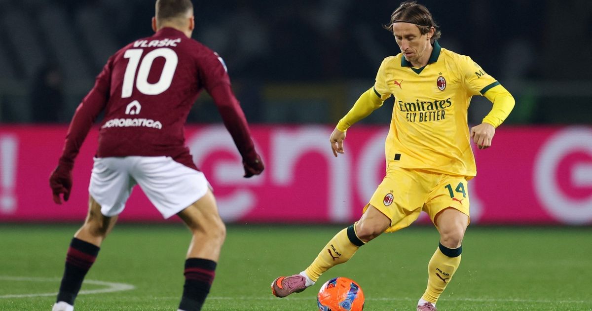 ميلان ينتزع صدارة الدوري الإيطالي بعد “ريمونتادا” في تورينو