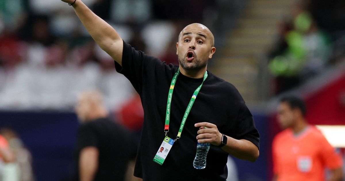 مجيد بوقرة يعتذر للجماهير ويعلن نهاية رحلته في تدريب الجزائر