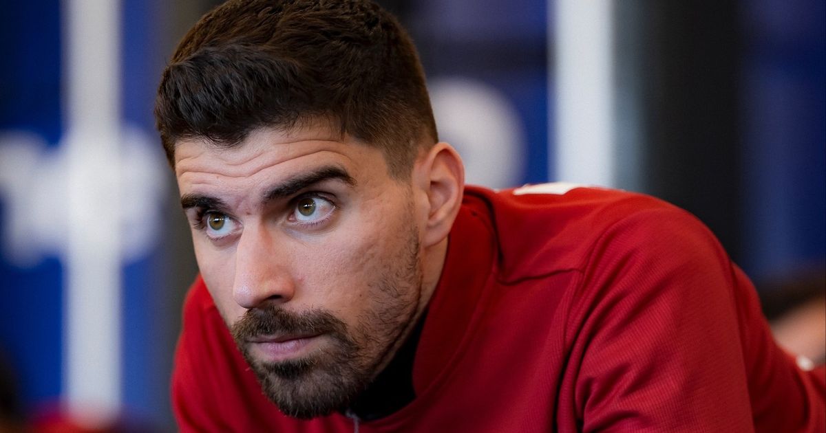 أسطورة الهلال يثير الشكوك حول مستقبل روبن نيفيز مع النادي