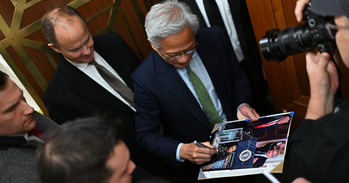 رئيس “إنفيديا” غير واثق من رغبة الصين برقائق خفضت قدراتها