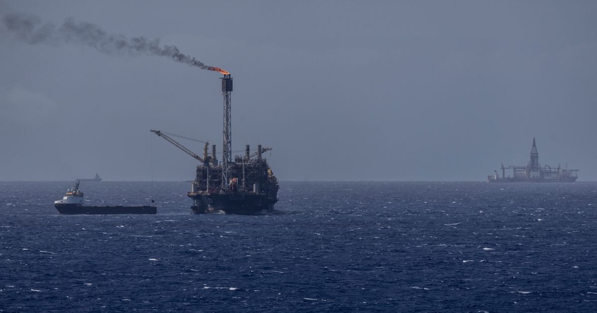 تعافي إنتاج النفط في البرازيل بعد تعطل المنصات في نوفمبر