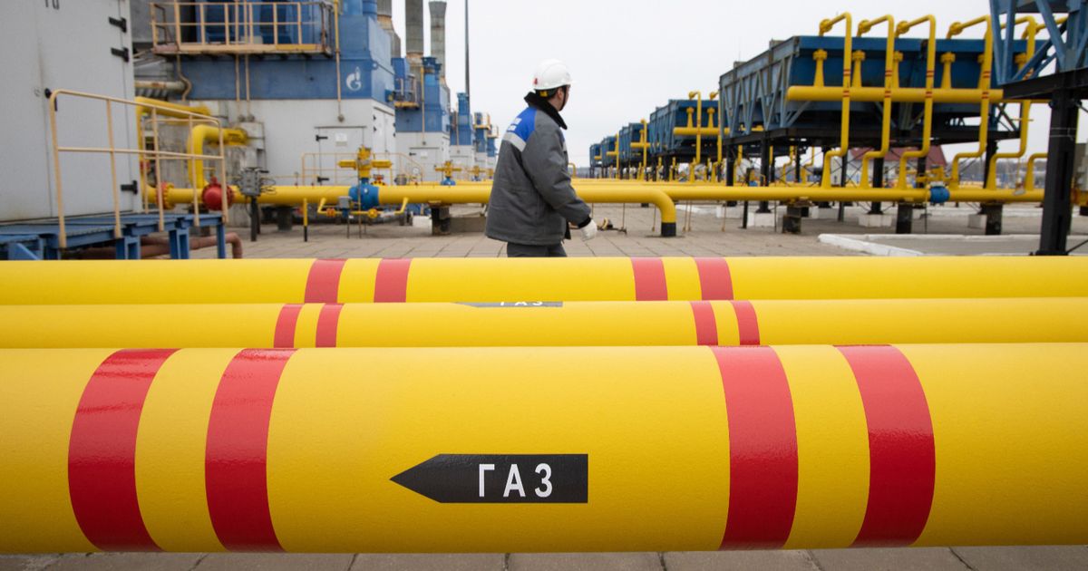 روسيا تمدد الحظر المؤقت على صادرات البنزين حتى فبراير