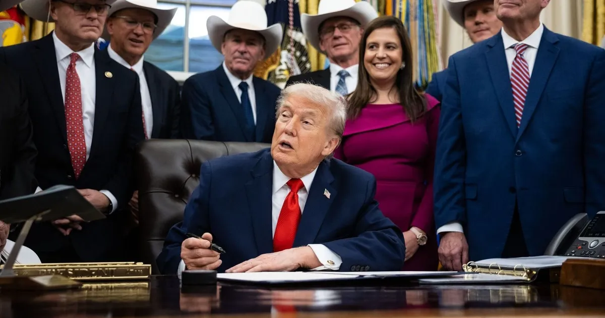 ترامب يعتزم شن ضربات برية ضد فنزويلا: نستهدف أشخاصاً سيئين