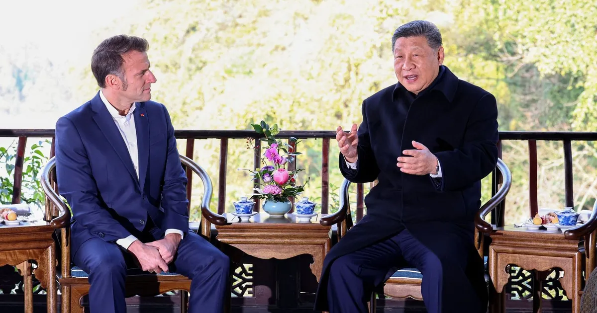 زيارة ماكرون إلى الصين.. ود “واضح” مع شي دون اتفاقات