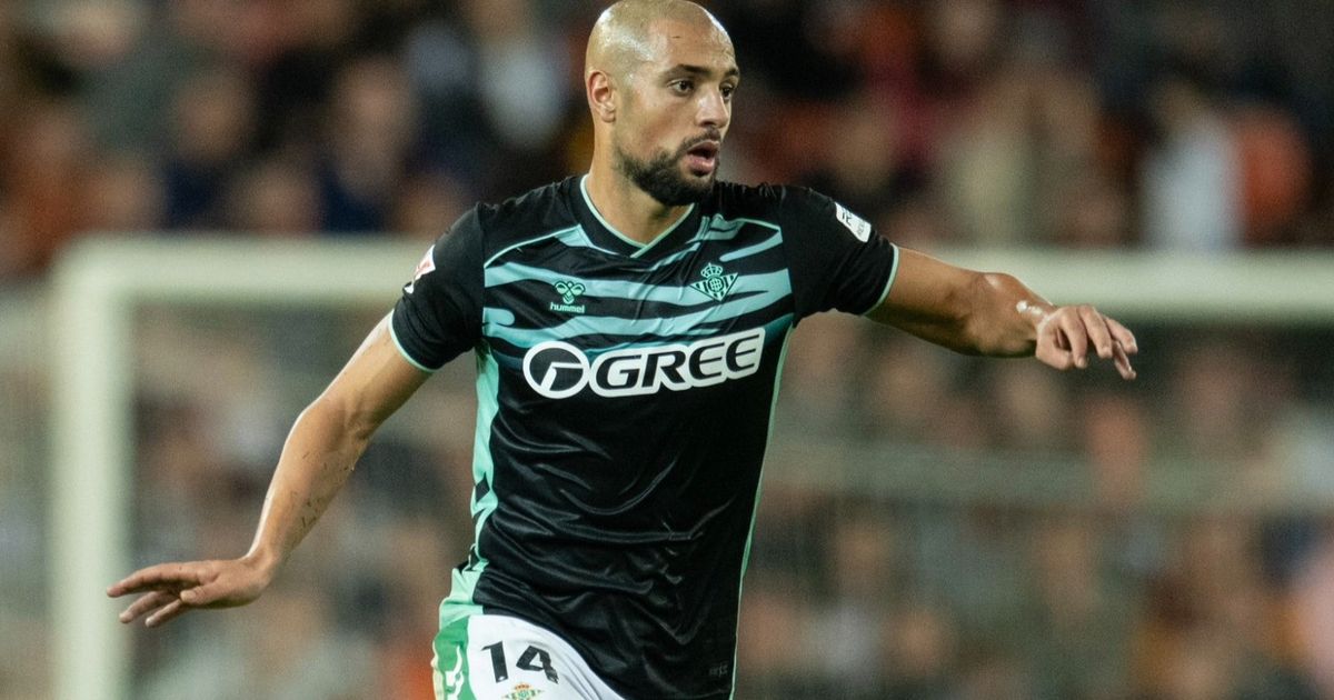 أمرابط يترك بيتيس ويسافر إلى المغرب ليتعافى قبل كأس إفريقيا