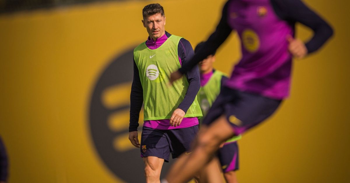 روبرت ليفاندوفسكي بديلاً.. تشكيلة برشلونة ضد أوساسونا