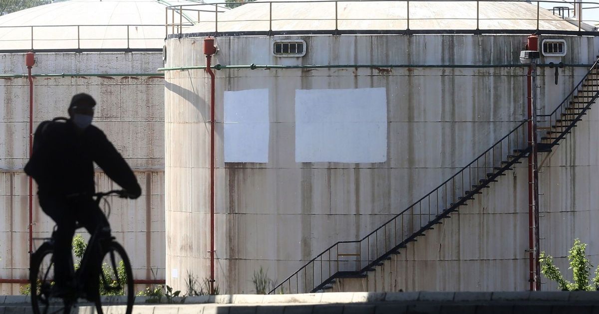 أدنوك مهتمة بشراء حصة الروس بمصفاة النفط الوحيدة في صربيا