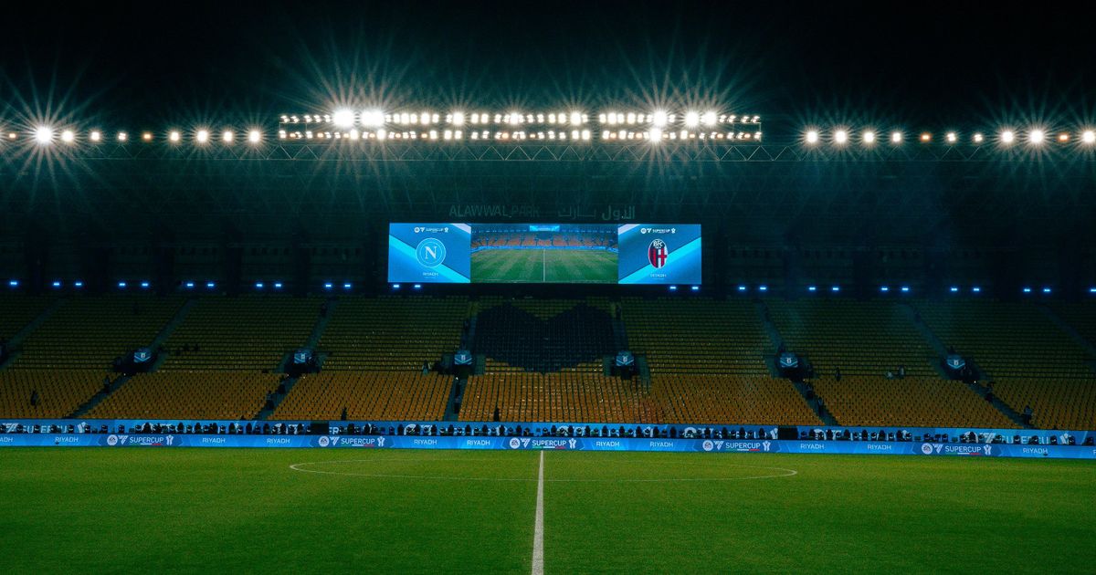 تشكيلة نابولي وبولونيا في نهائي كأس السوبر الإيطالي بالرياض