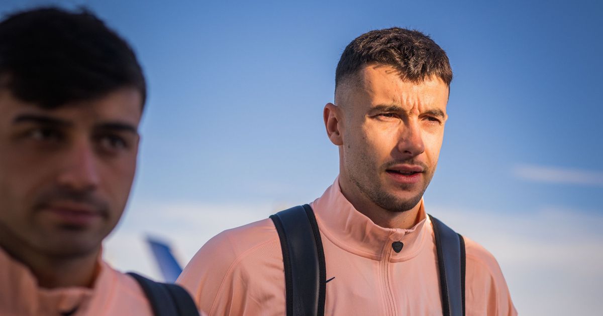 ضباب كثيف يؤخر رحلة برشلونة إلى إشبيلية لمواجهة ريال بيتيس