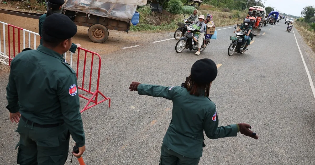 اشتباكات على طول حدود تايلندا وكمبوديا.. وترمب يعد بالتدخل