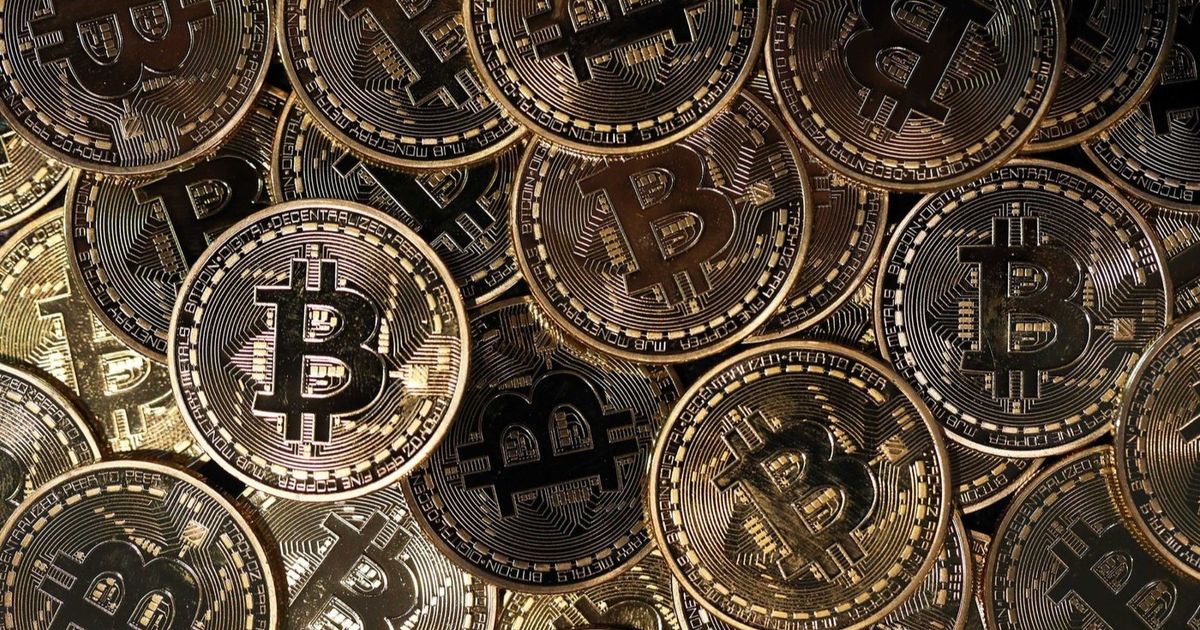 ترجيحات رفع الفائدة اليابانية في ديسمبر تطيح بتعافي بتكوين